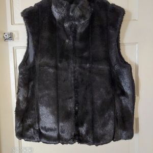 Giacca Gallery Company Reversible Faux Fur Vest